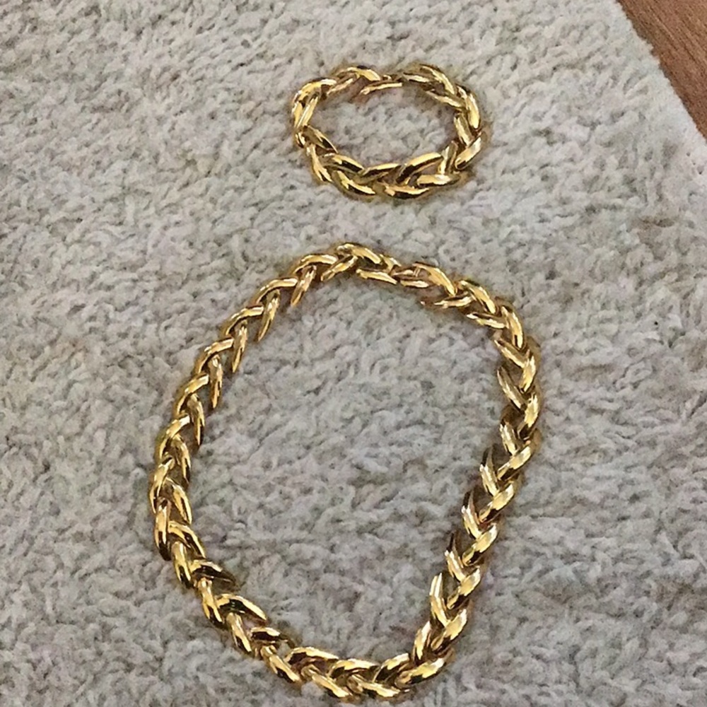 Vintage Gold Tone set of Necklace and Bracelet